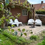 Vijverhoef Bed and Breakfast 3*