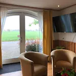 Vijverhoef 3* Ulicoten