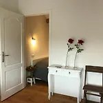 Vijverhoef 3*