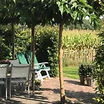 Bed and Breakfast Vijverhoef 3*