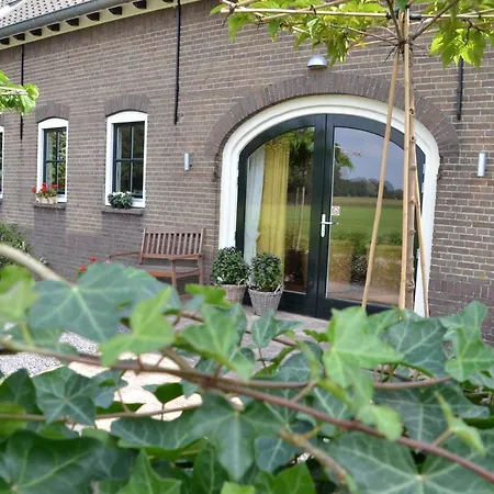 Vijverhoef Bed and Breakfast 3*
