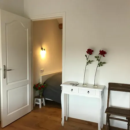 Vijverhoef 3*
