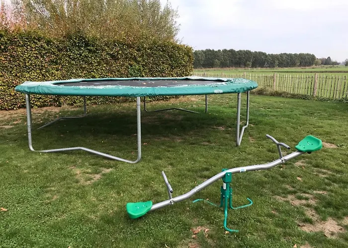 Vijverhoef 3*